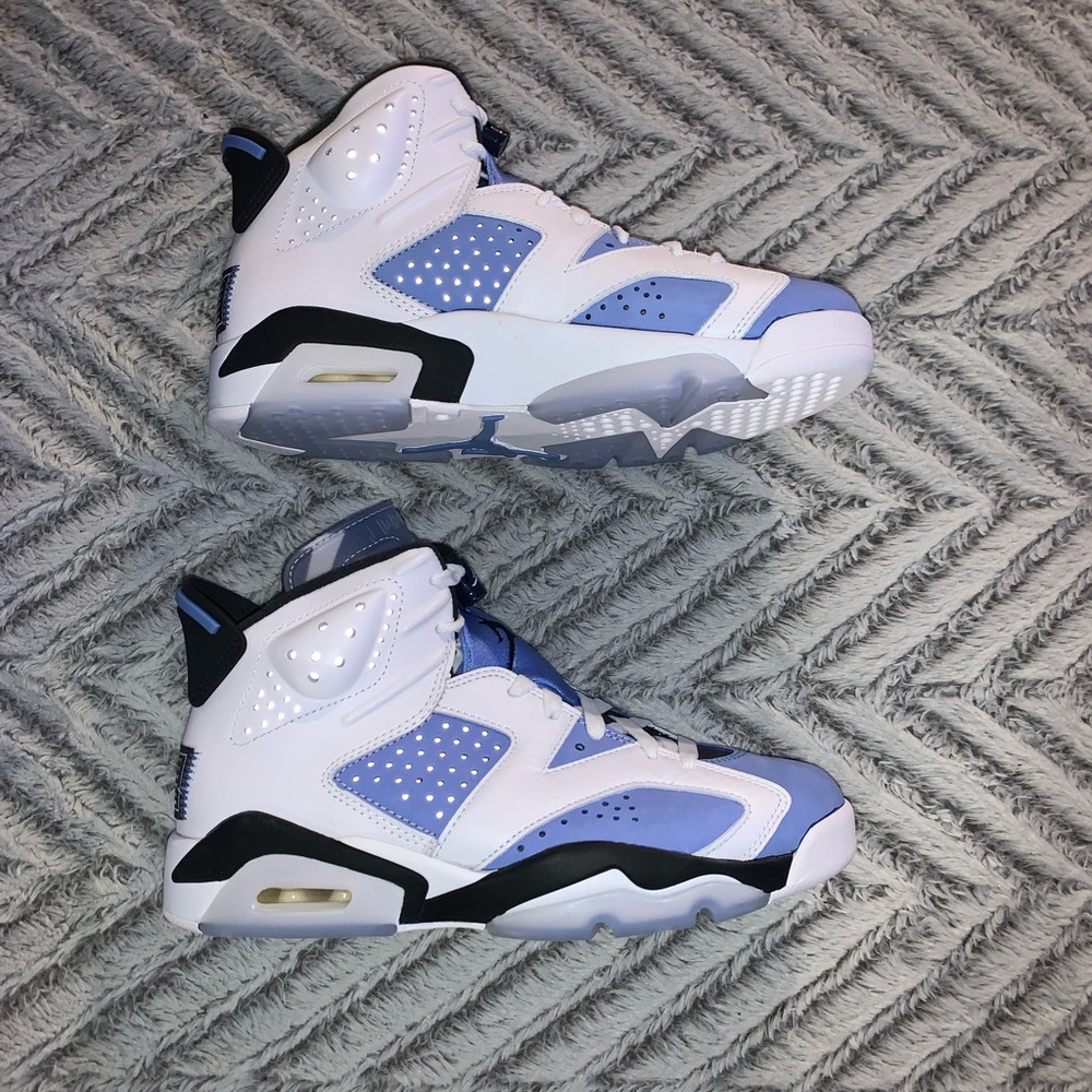 UNC Jordan 6’s - Picture 3 of 6